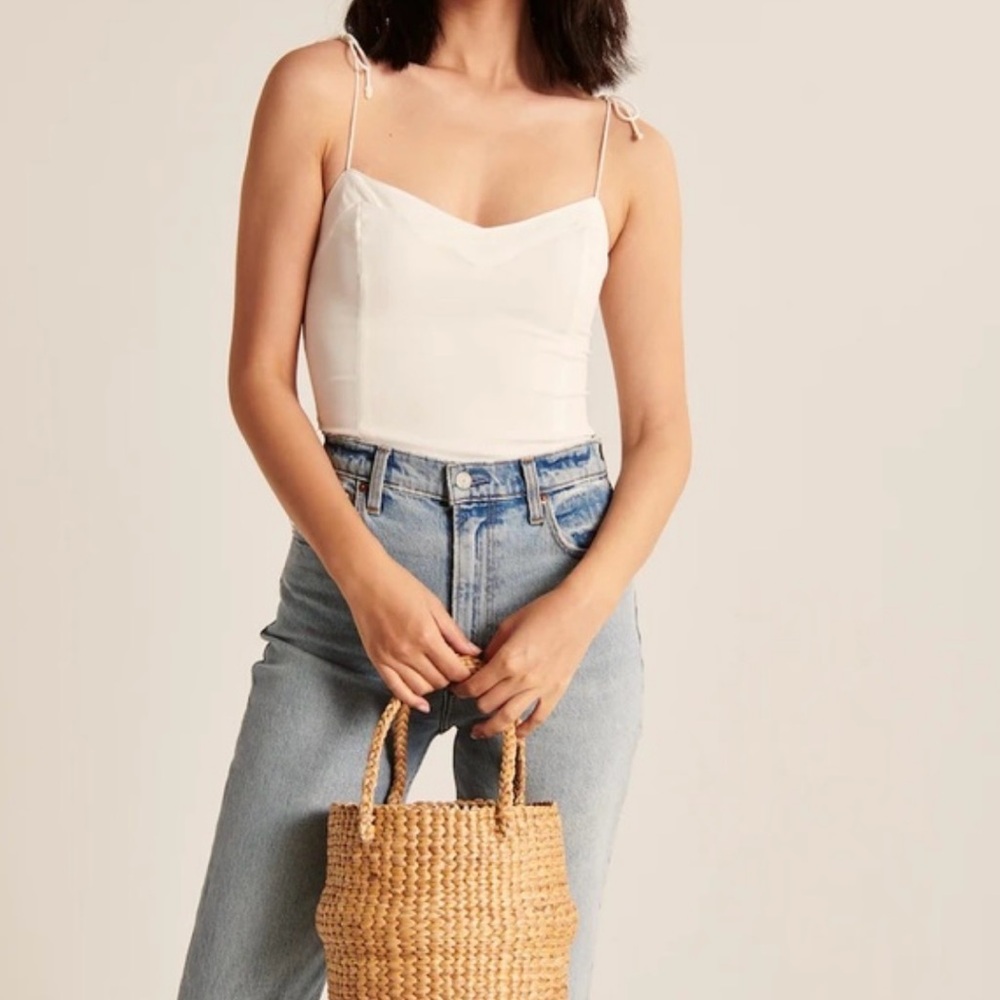 Abercrombie & Fitch Tie-Strap V-Neck Cami XXS